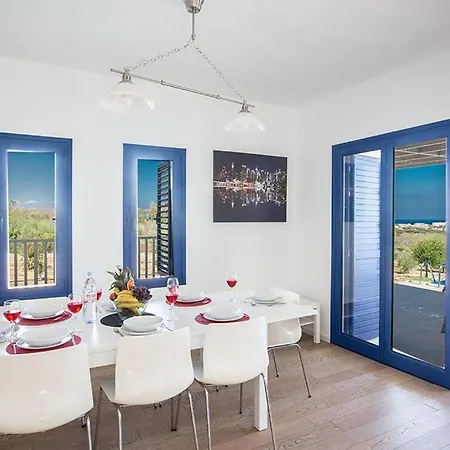 Вилла Ioanni Helios - Stunning 4 Bedroom - Few Minutes Drive To Fig Tree Bay
