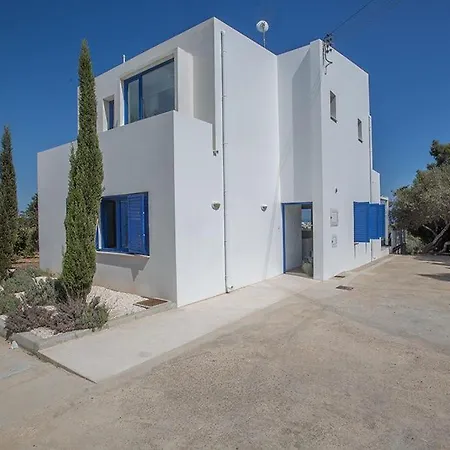 Ioanni Helios - Stunning 4 Bedroom - Few Minutes Drive To Fig Tree Bay